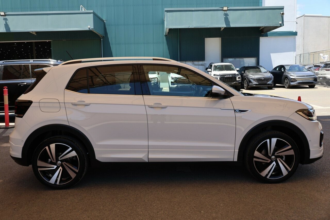 Volkswagen T-cross image 3