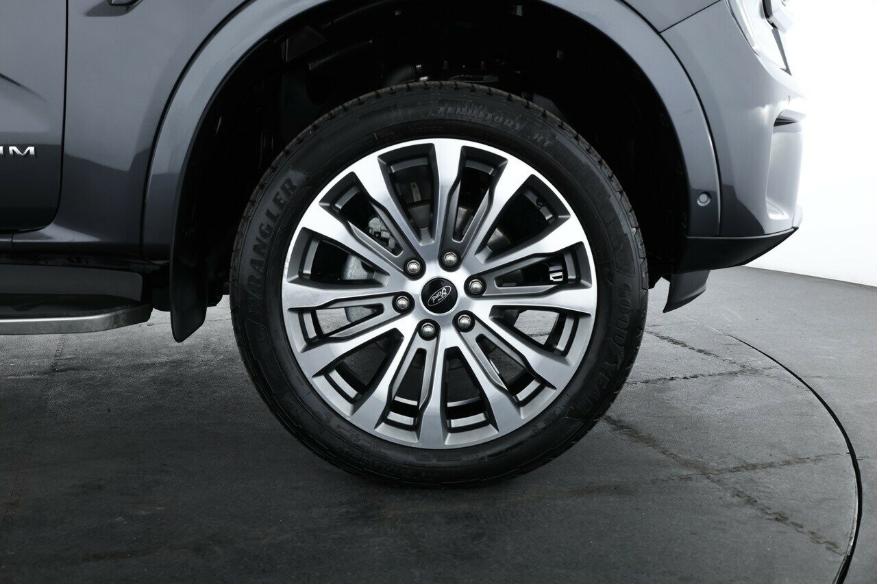 Ford Everest image 3