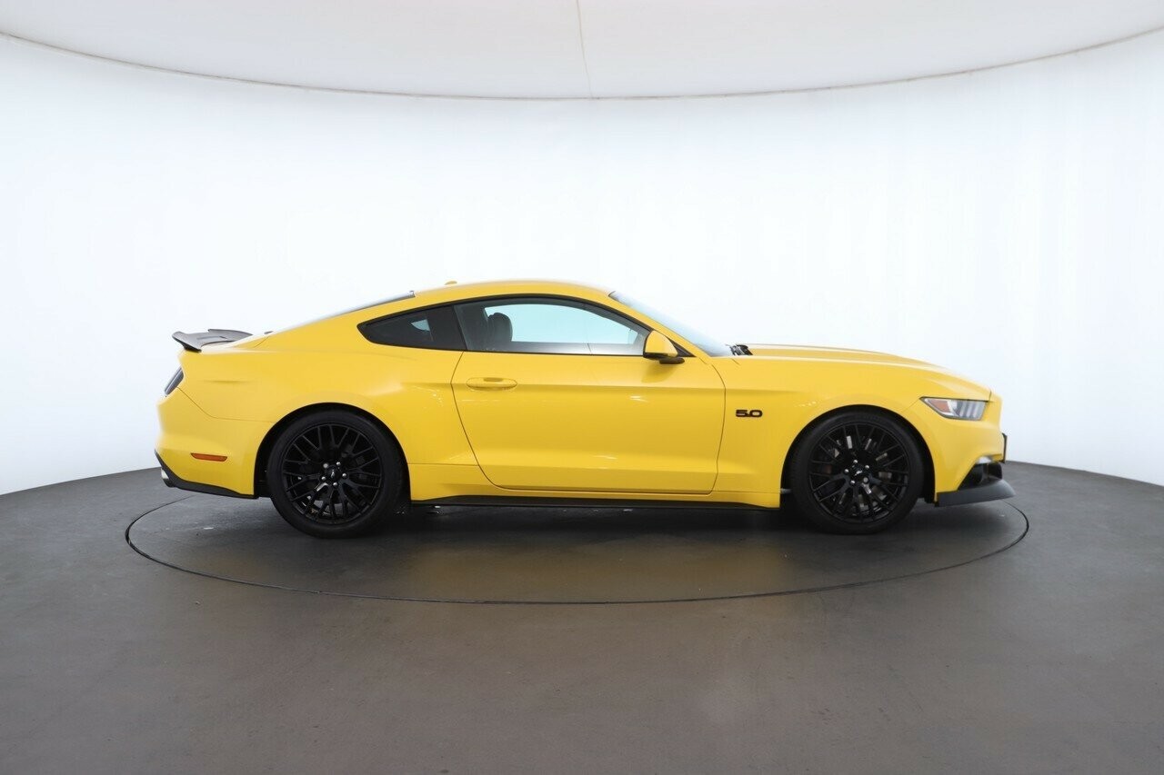 Ford Mustang image 2