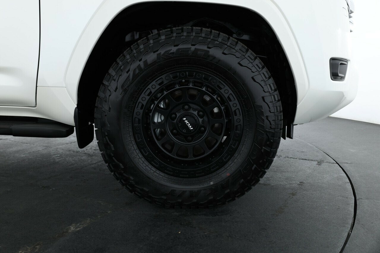 Toyota Landcruiser image 3