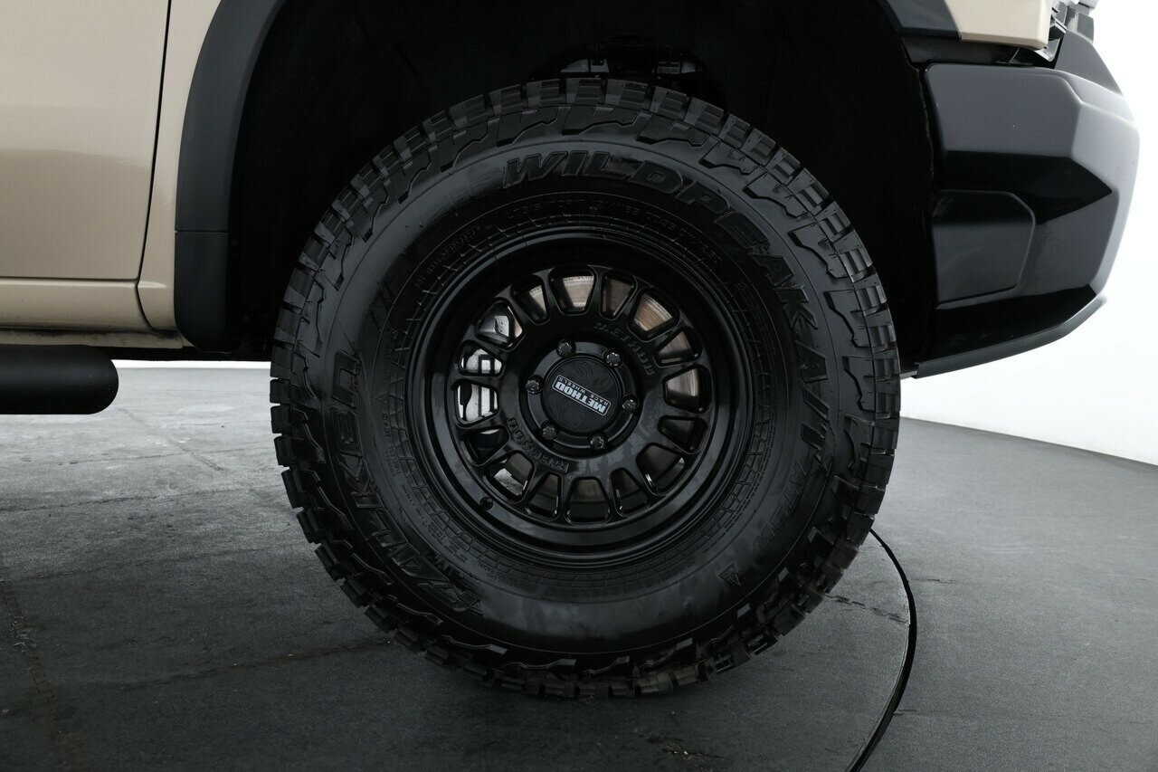 Chevrolet Silverado image 3