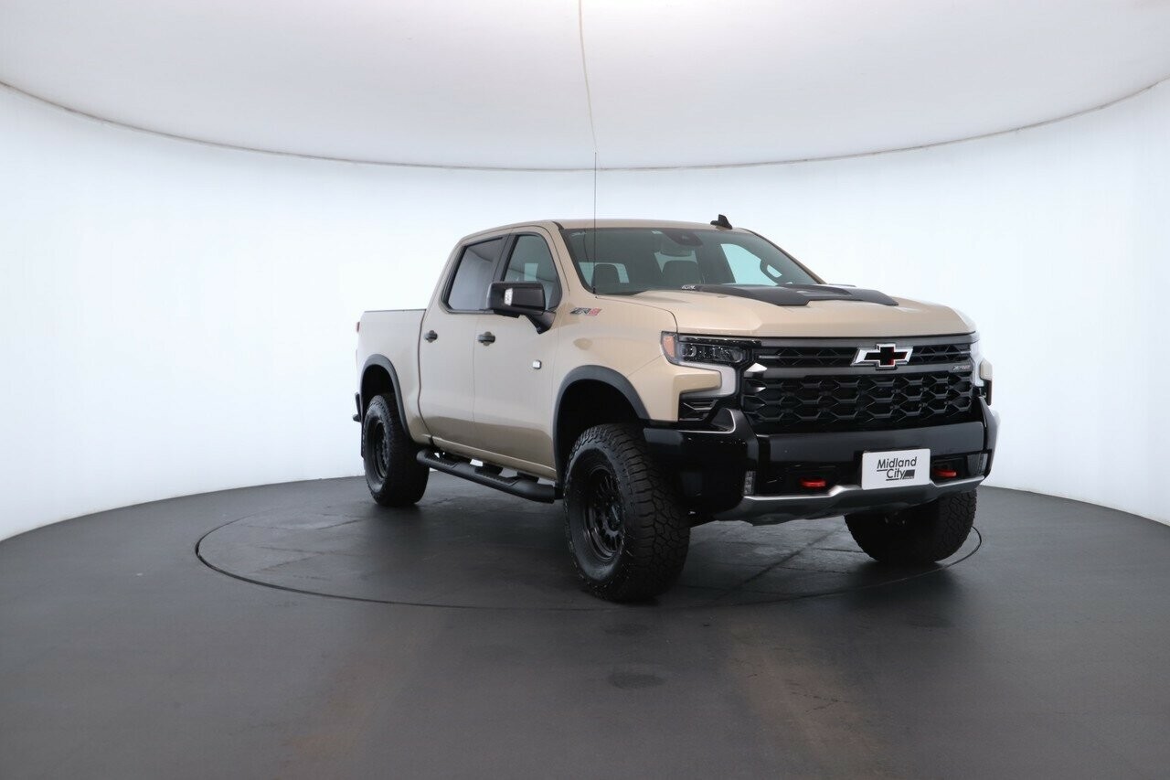 Chevrolet Silverado image 4