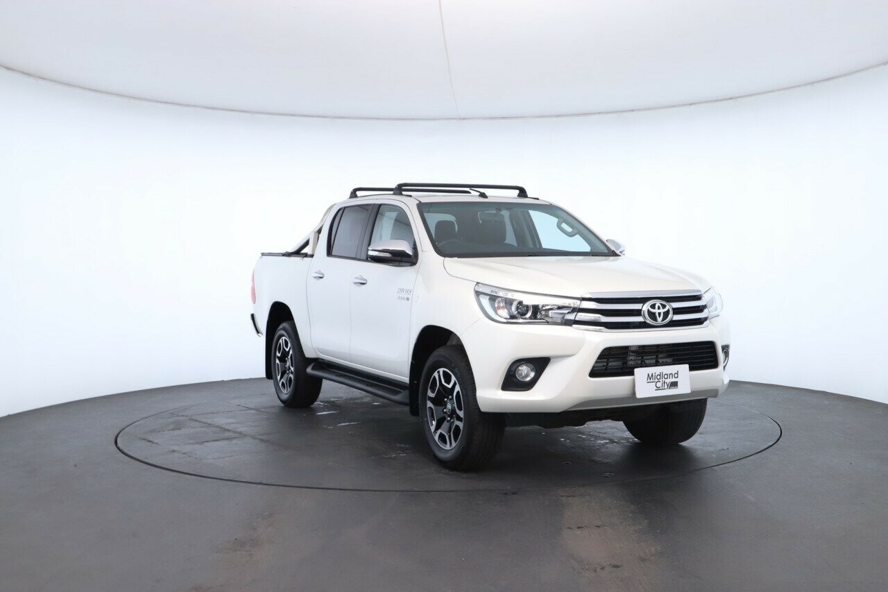 Toyota Hilux image 4