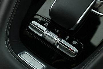 https://vehicle-cdn.autoleague.cloud/30353_61035357_13.jpg