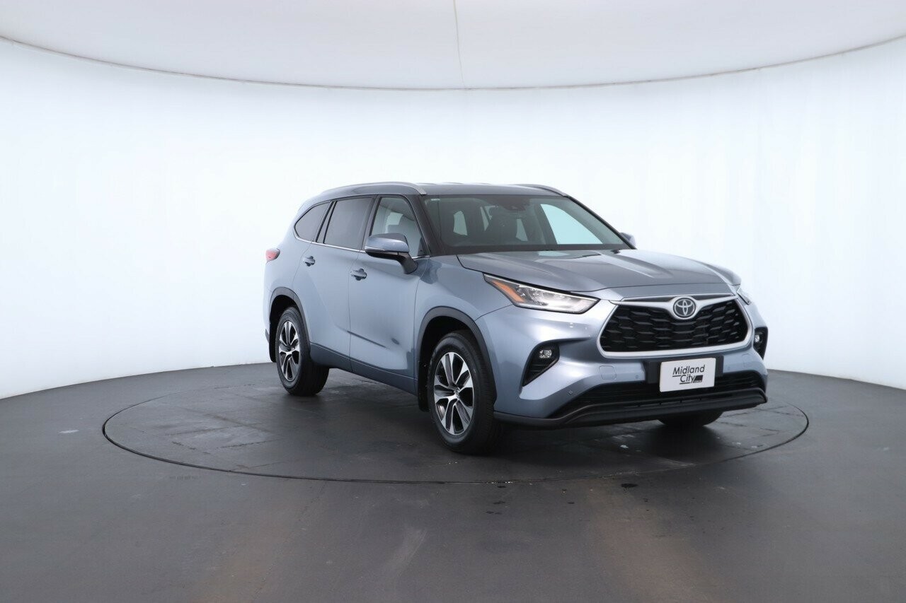 Toyota Kluger image 4