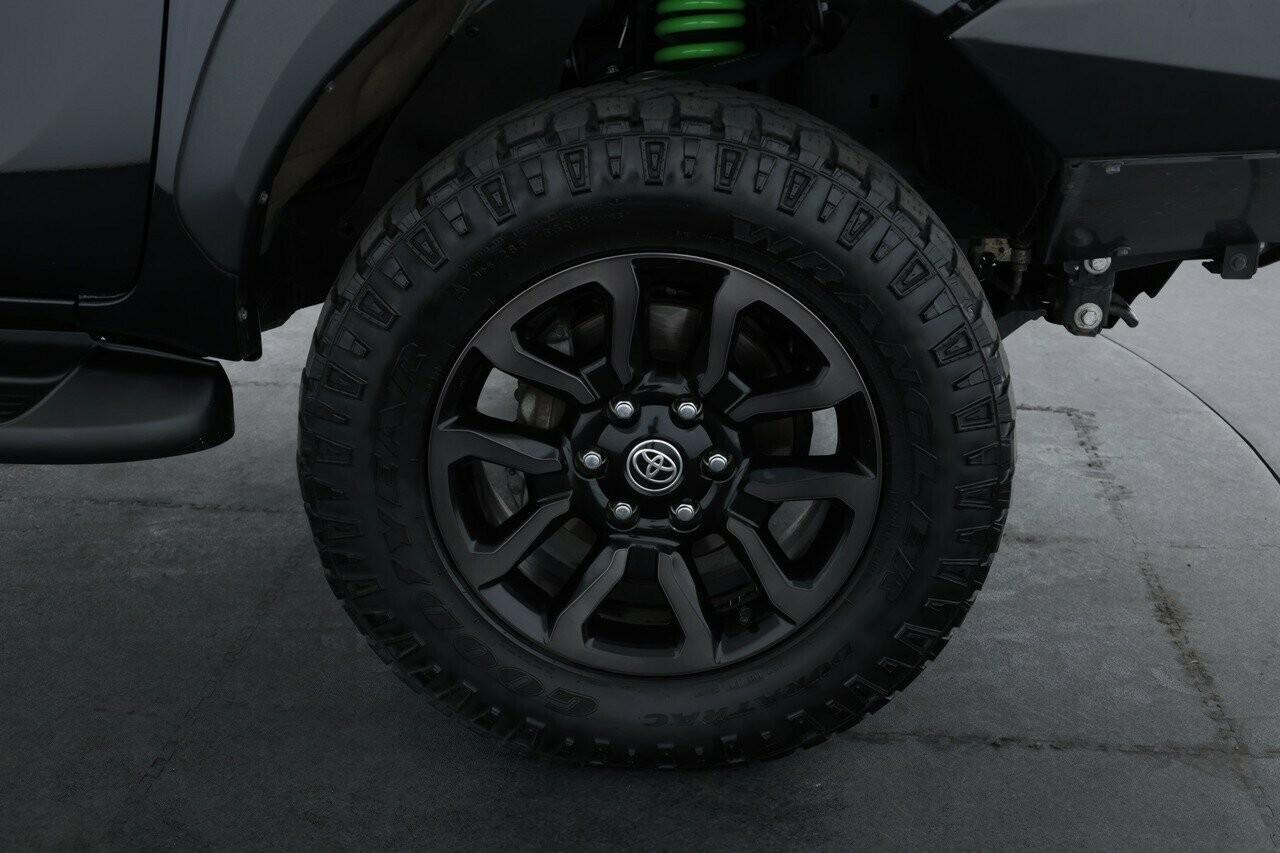 Toyota Hilux image 3