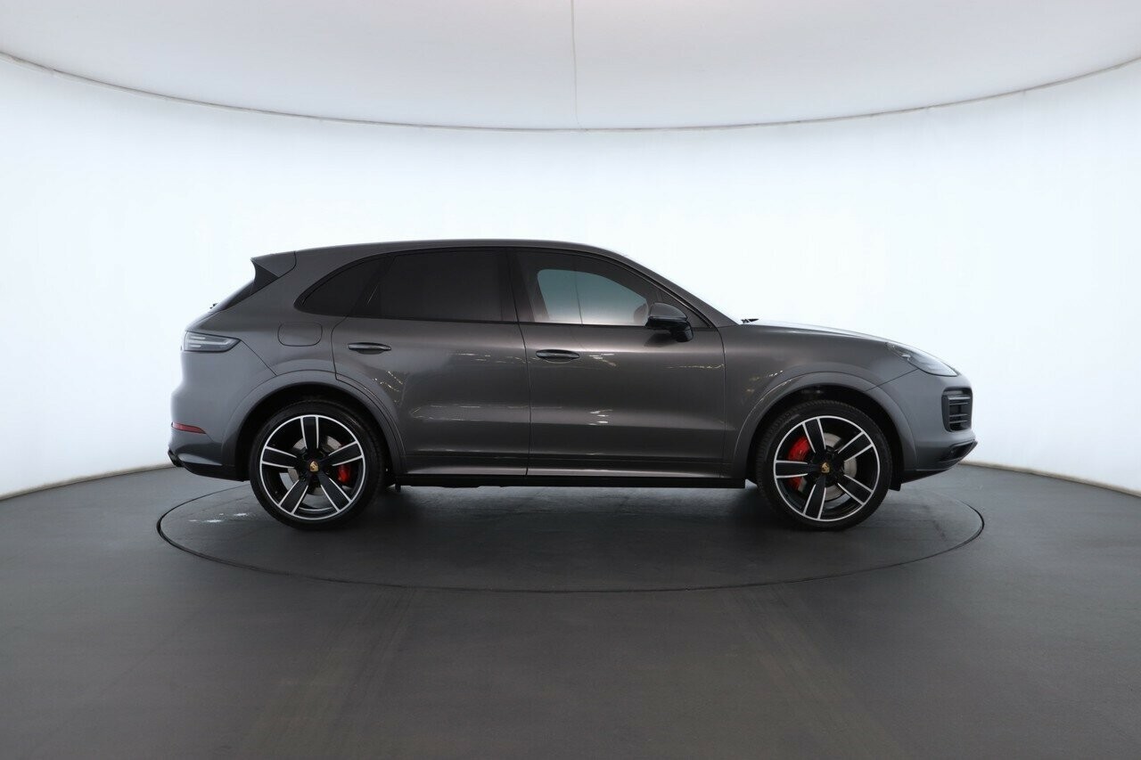 Porsche Cayenne image 3