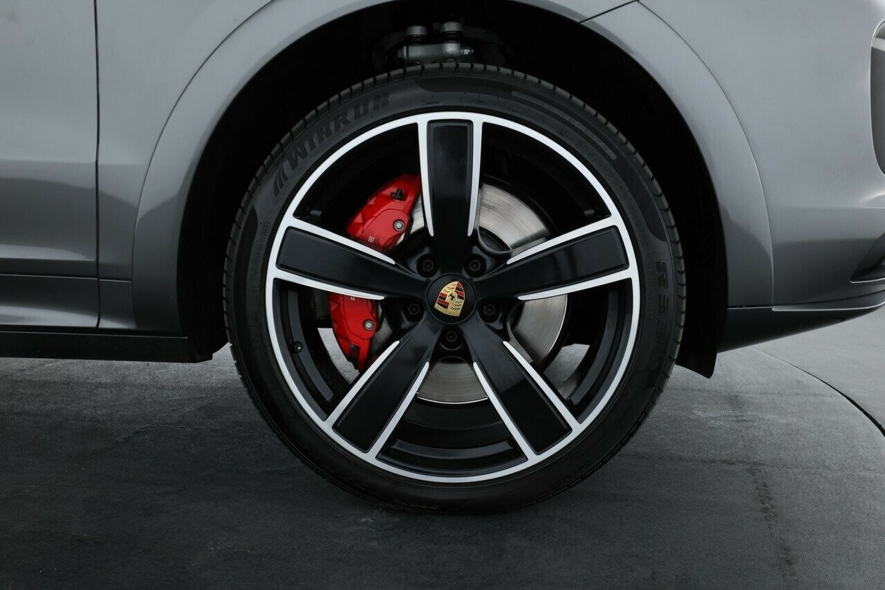 Porsche Cayenne image 4