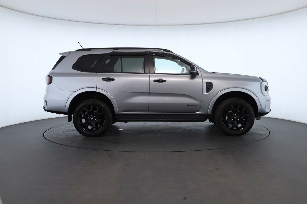 Ford Everest image 2