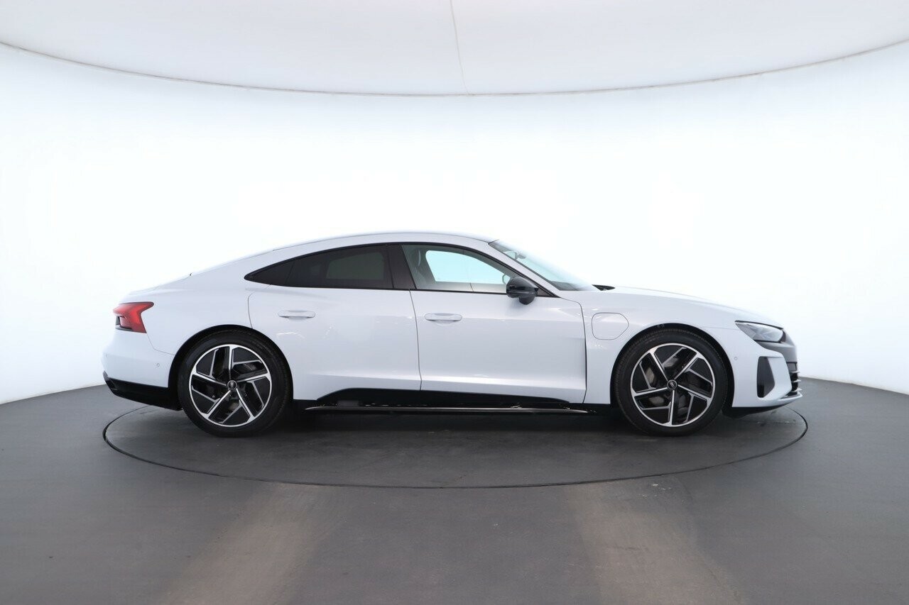 Audi E-tron Gt image 2