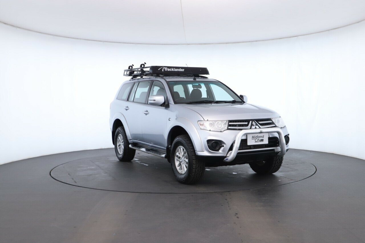 Mitsubishi Challenger image 4