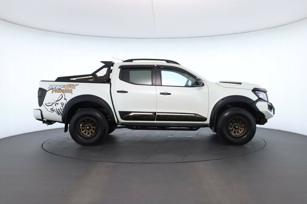 Nissan Navara image 2