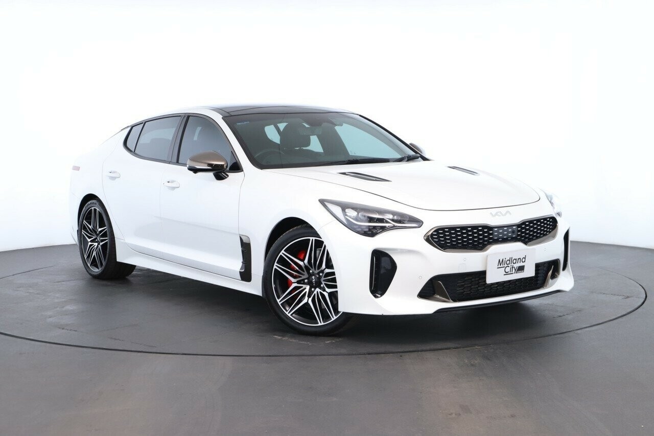 Kia Stinger image 1