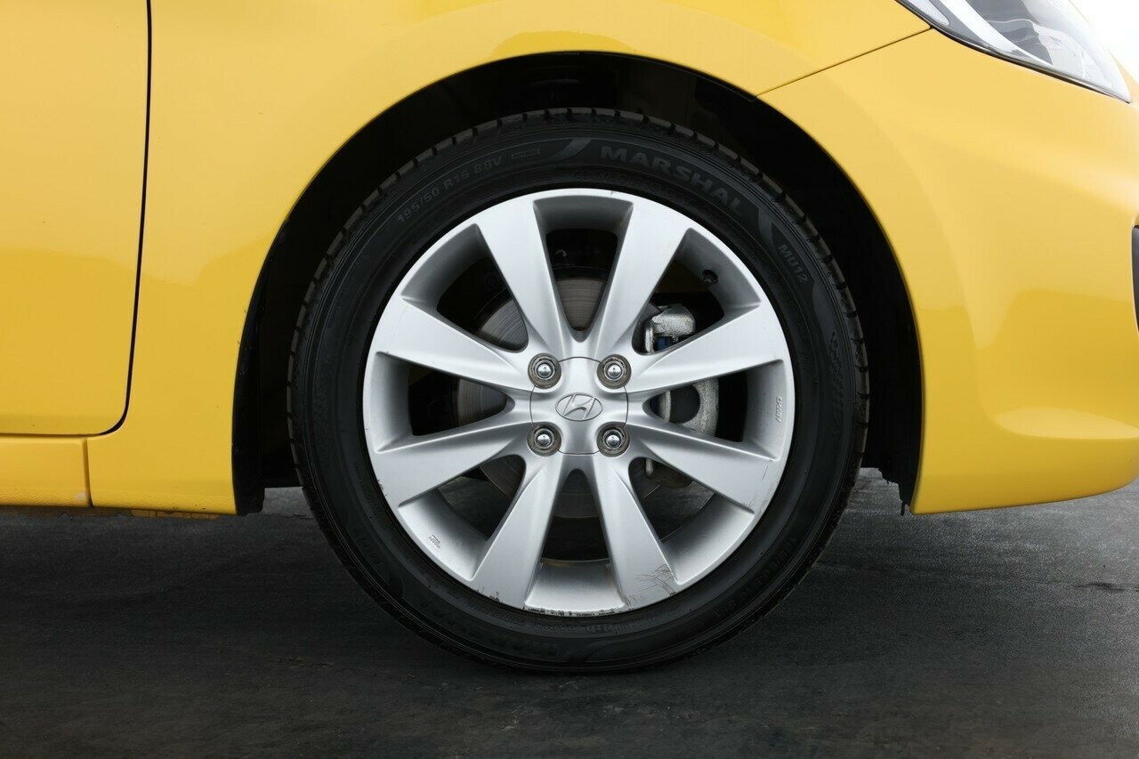 Hyundai Accent image 3