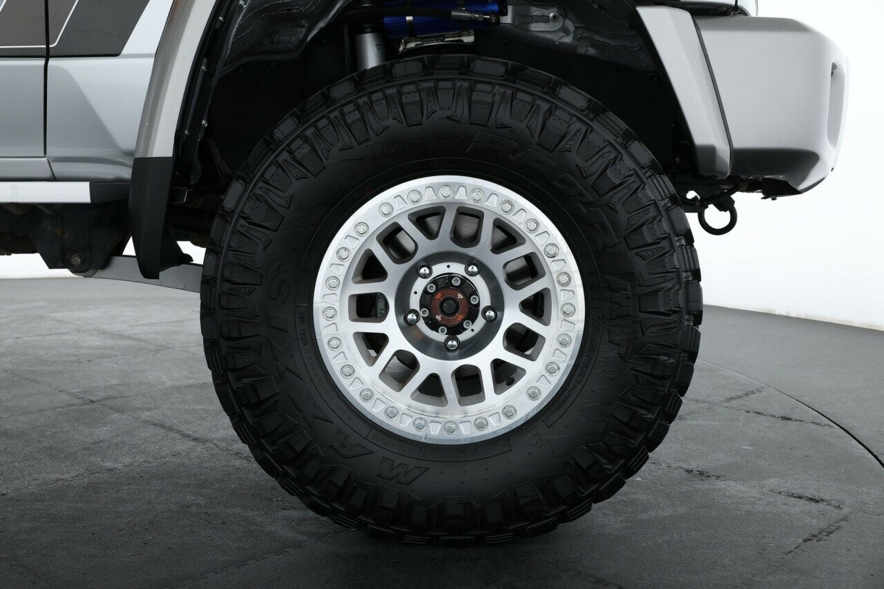 Toyota Landcruiser image 3