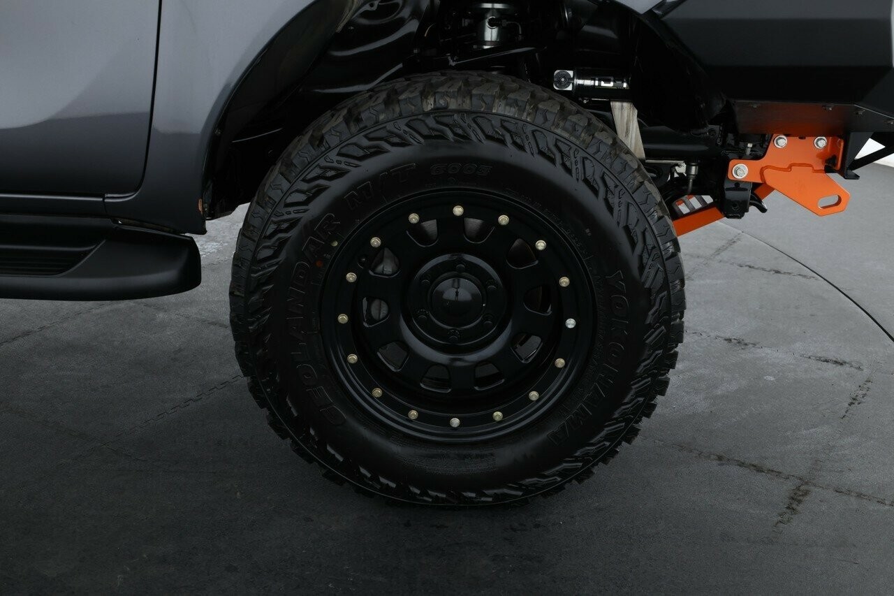 Toyota Hilux image 3