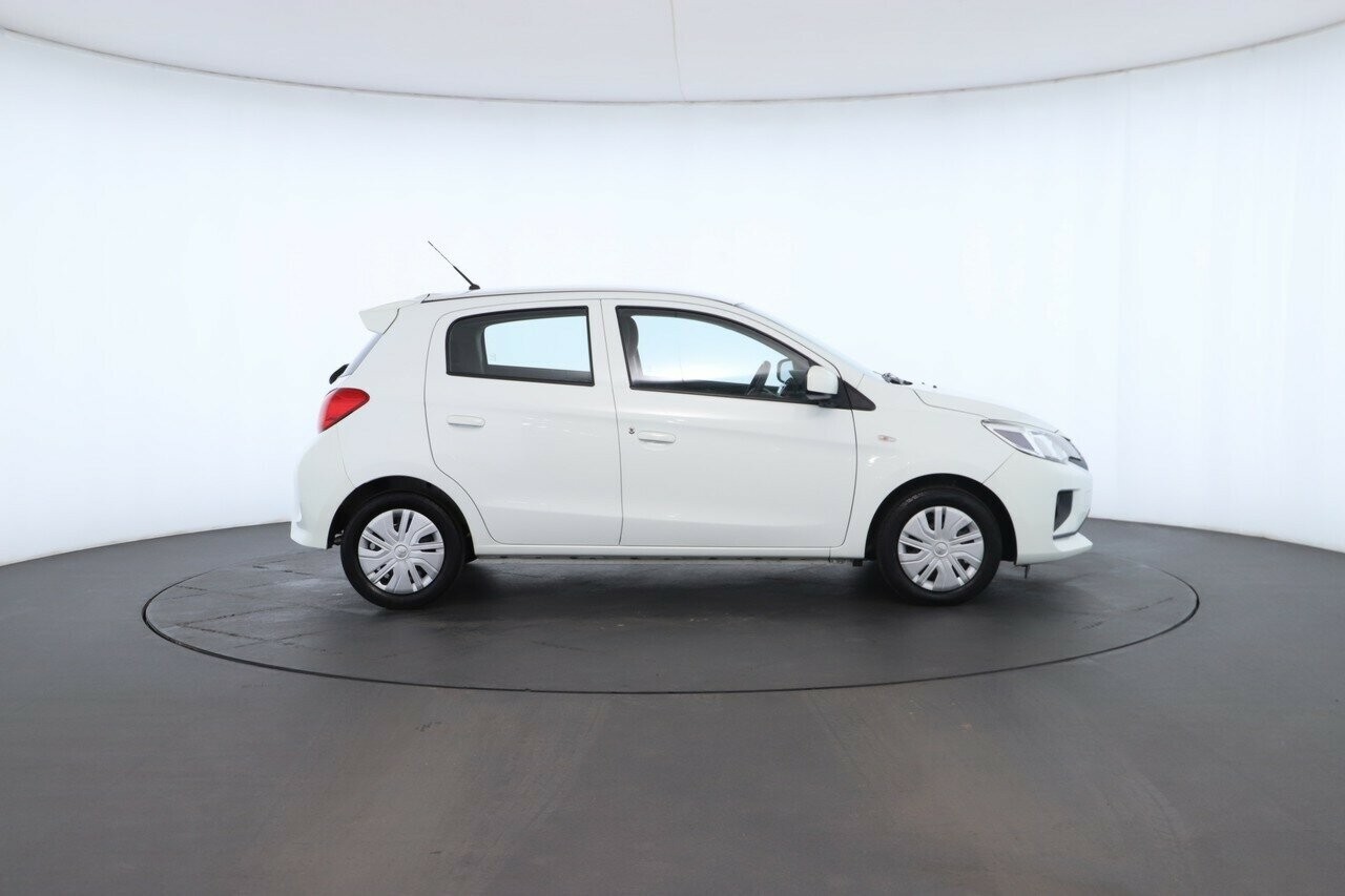 Mitsubishi Mirage image 2