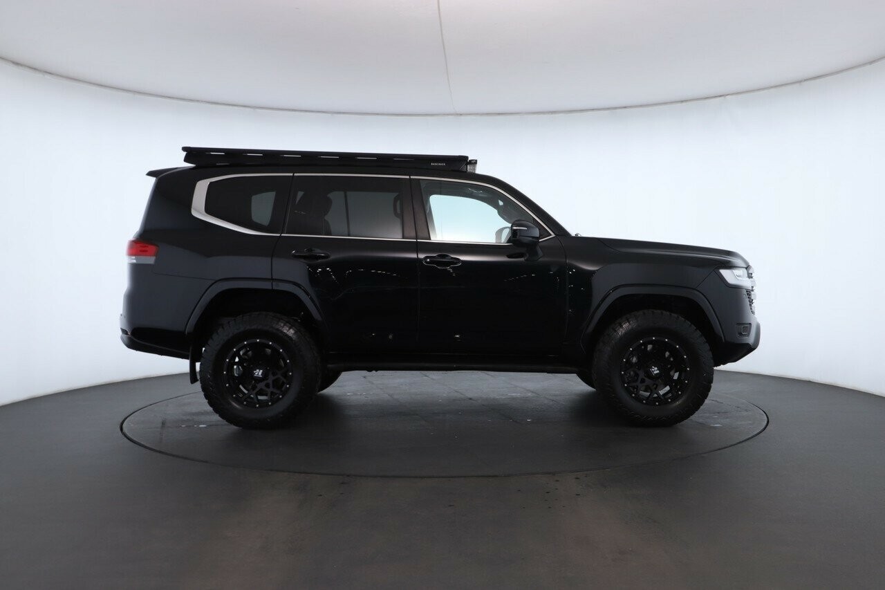 Toyota Landcruiser image 2