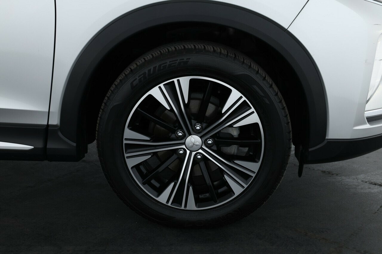 Mitsubishi Eclipse Cross image 3