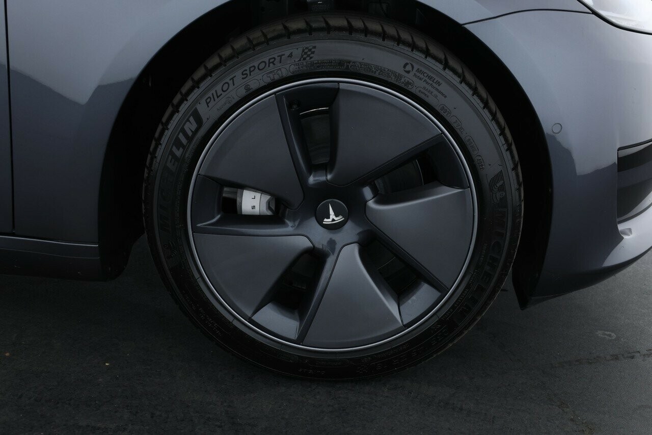 Tesla Model 3 image 3