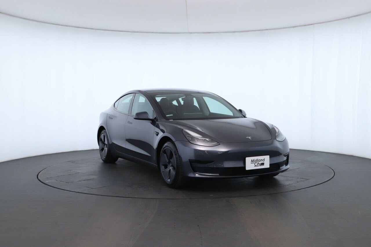 Tesla Model 3 image 4