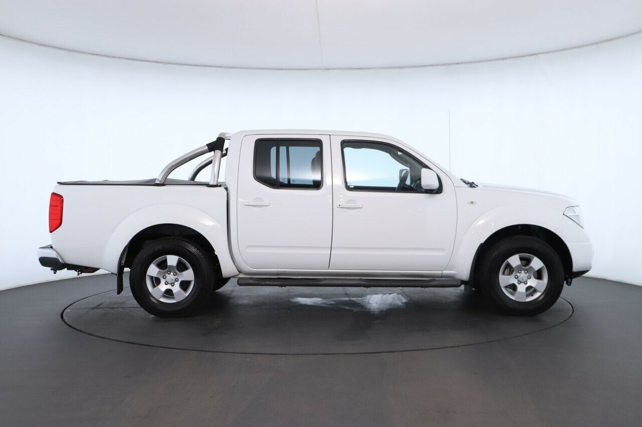 Nissan Navara image 2