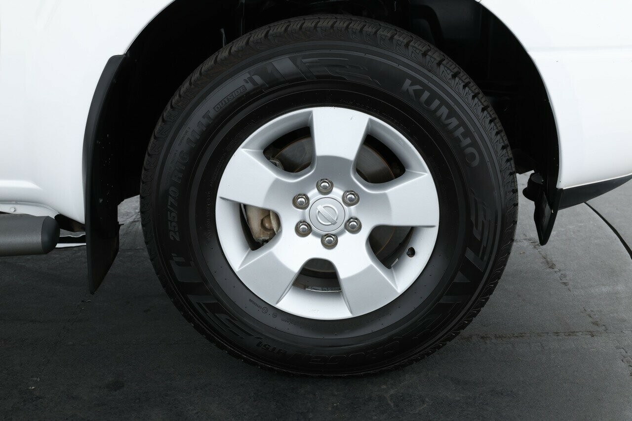 Nissan Navara image 3