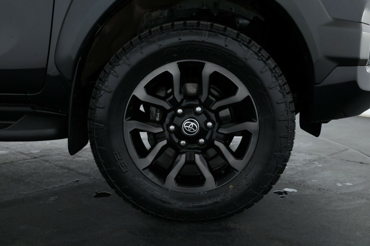 Toyota Hilux image 3