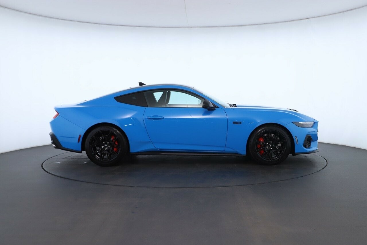 Ford Mustang image 2