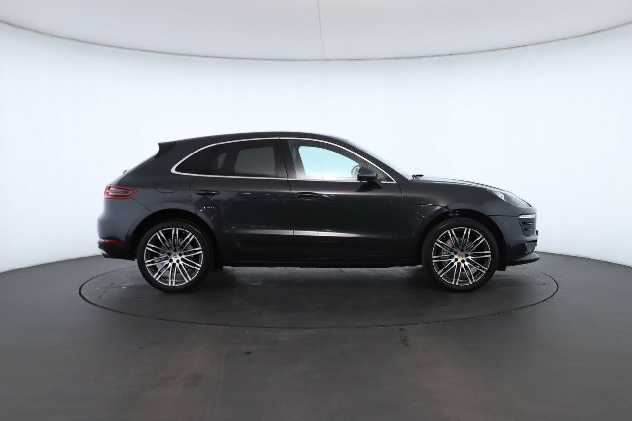 Porsche Macan image 2