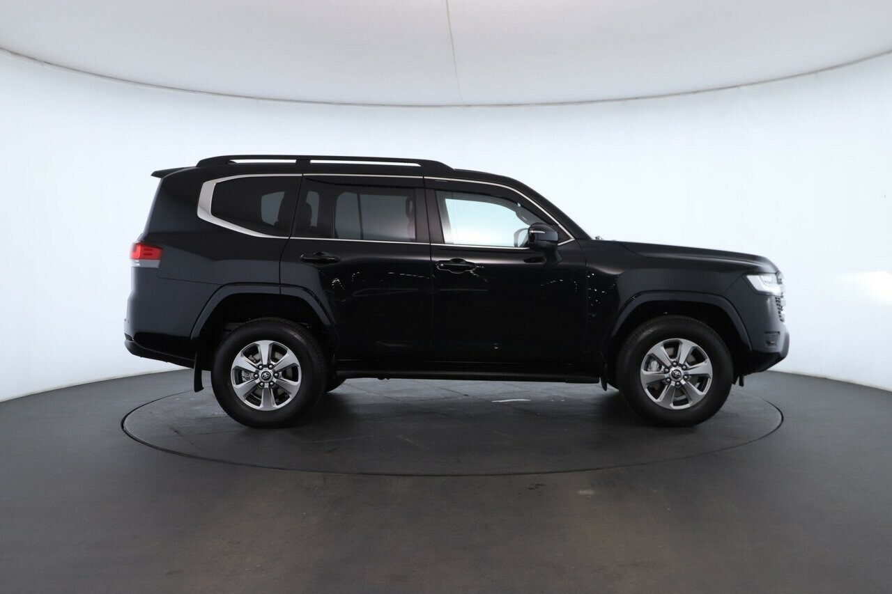 Toyota Landcruiser image 2