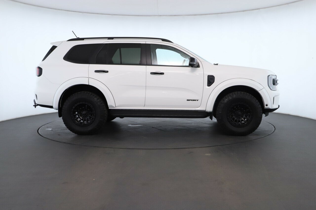 Ford Everest image 2