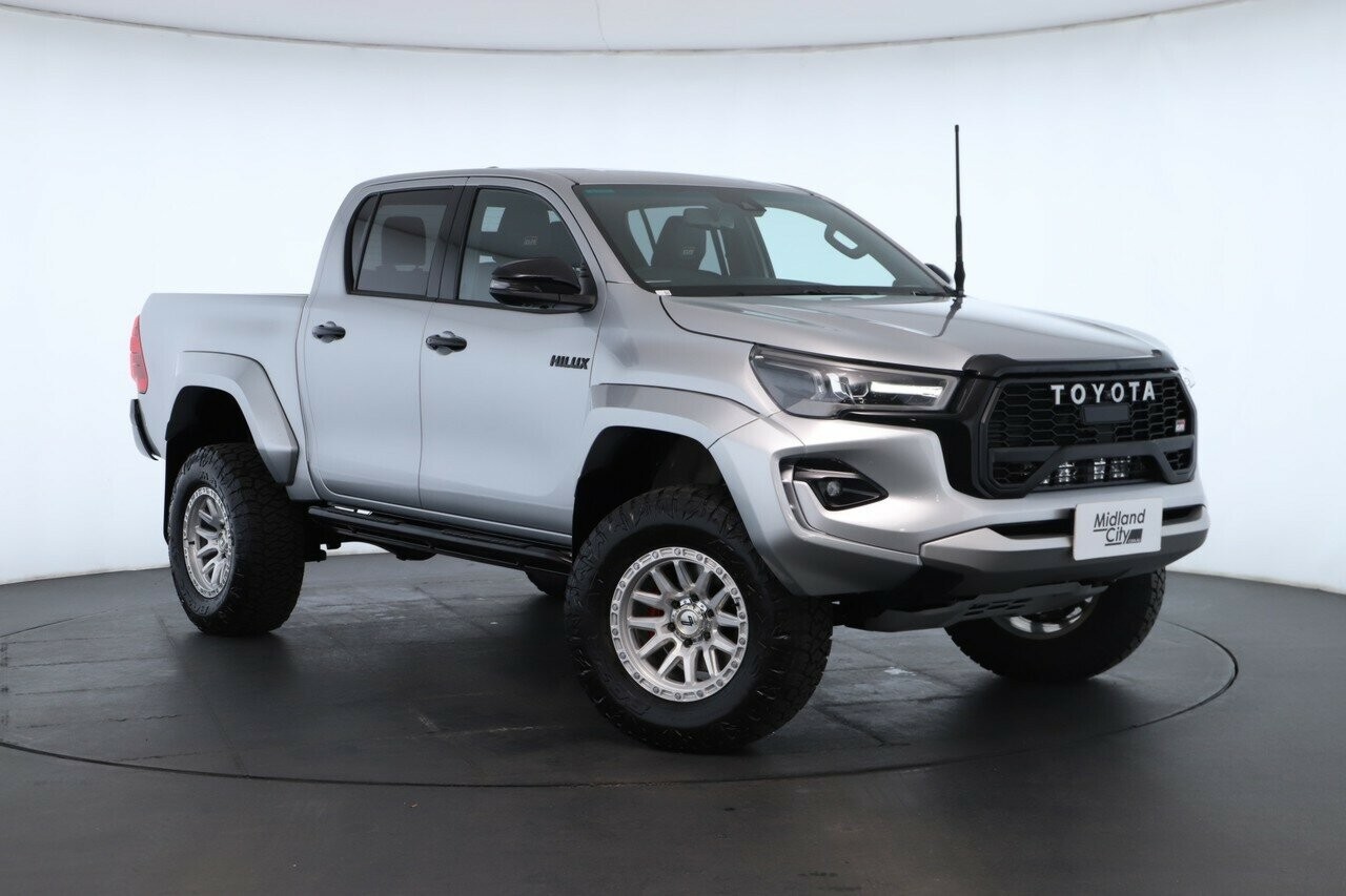 Toyota Hilux image 1