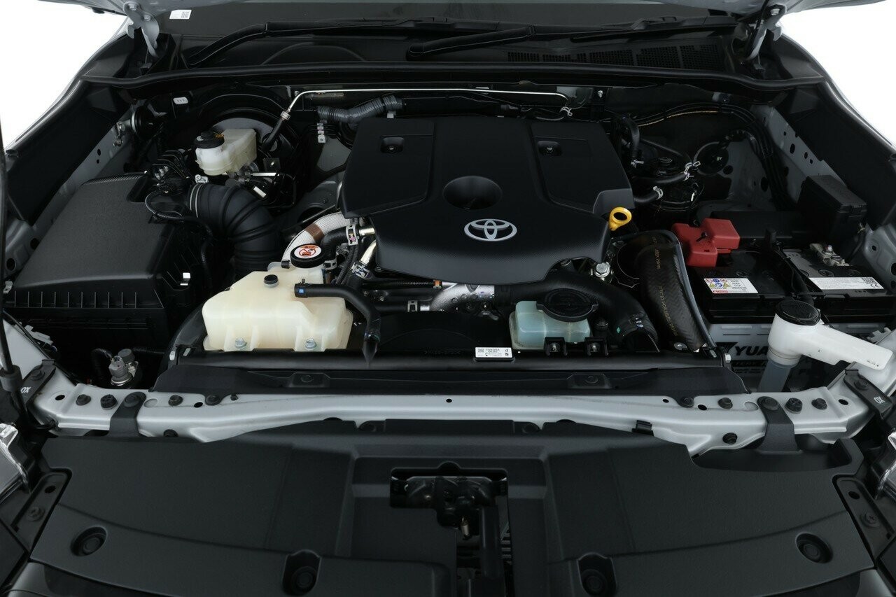 Toyota Hilux image 4