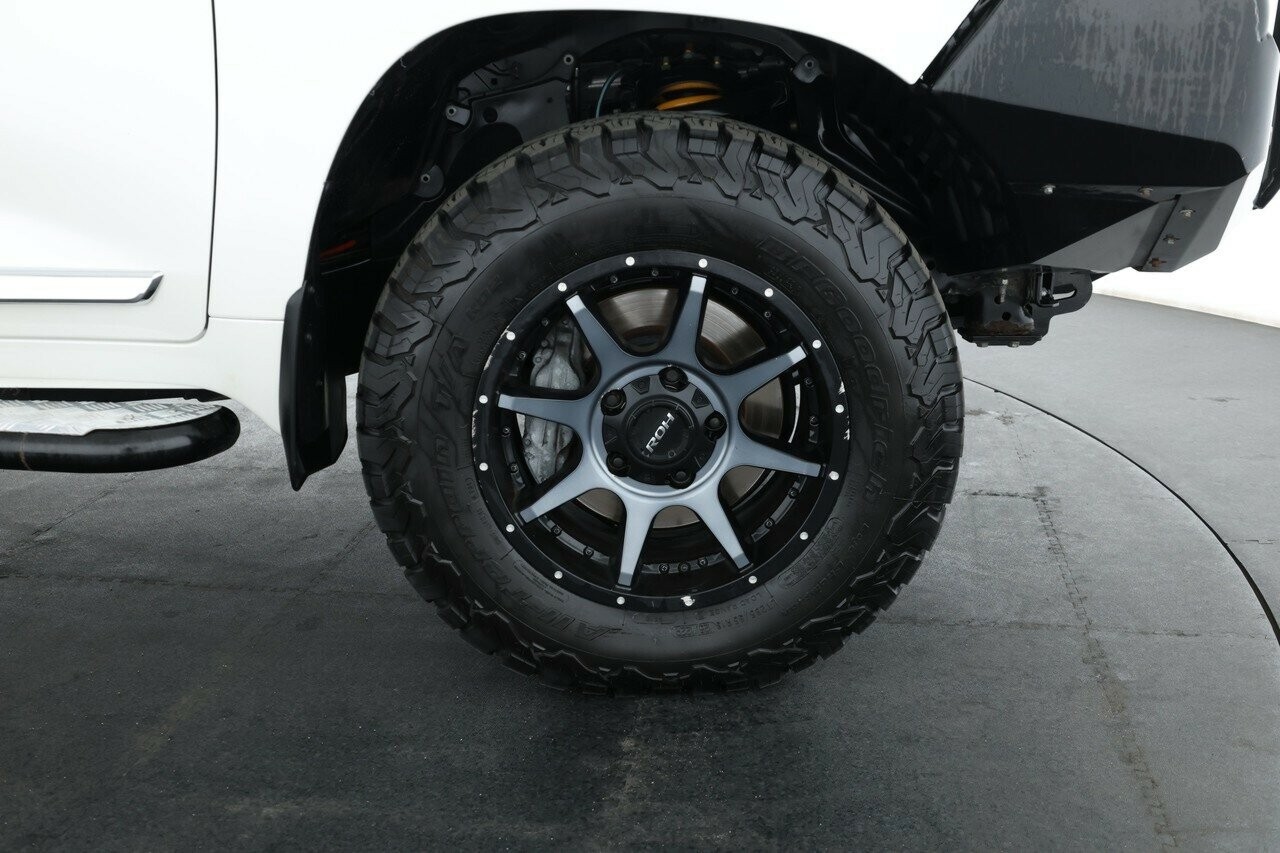 Toyota Landcruiser image 3