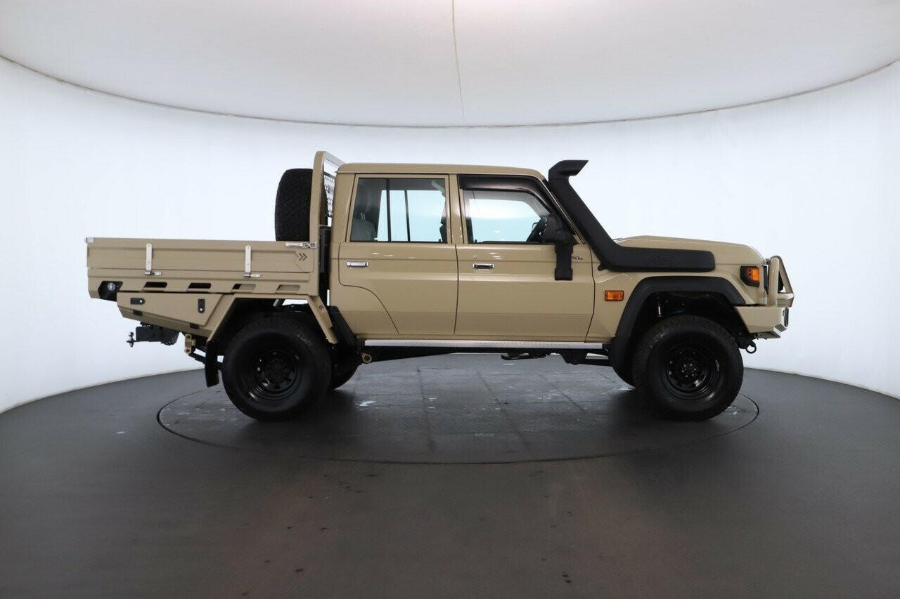 Toyota Landcruiser image 2