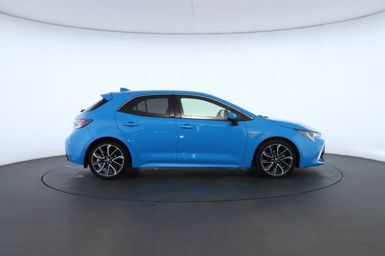 Toyota Corolla image 2