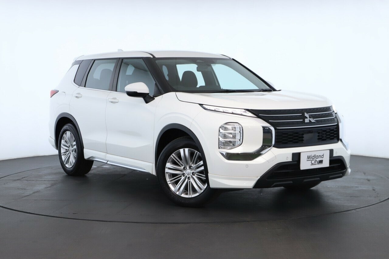 Mitsubishi Outlander image 1