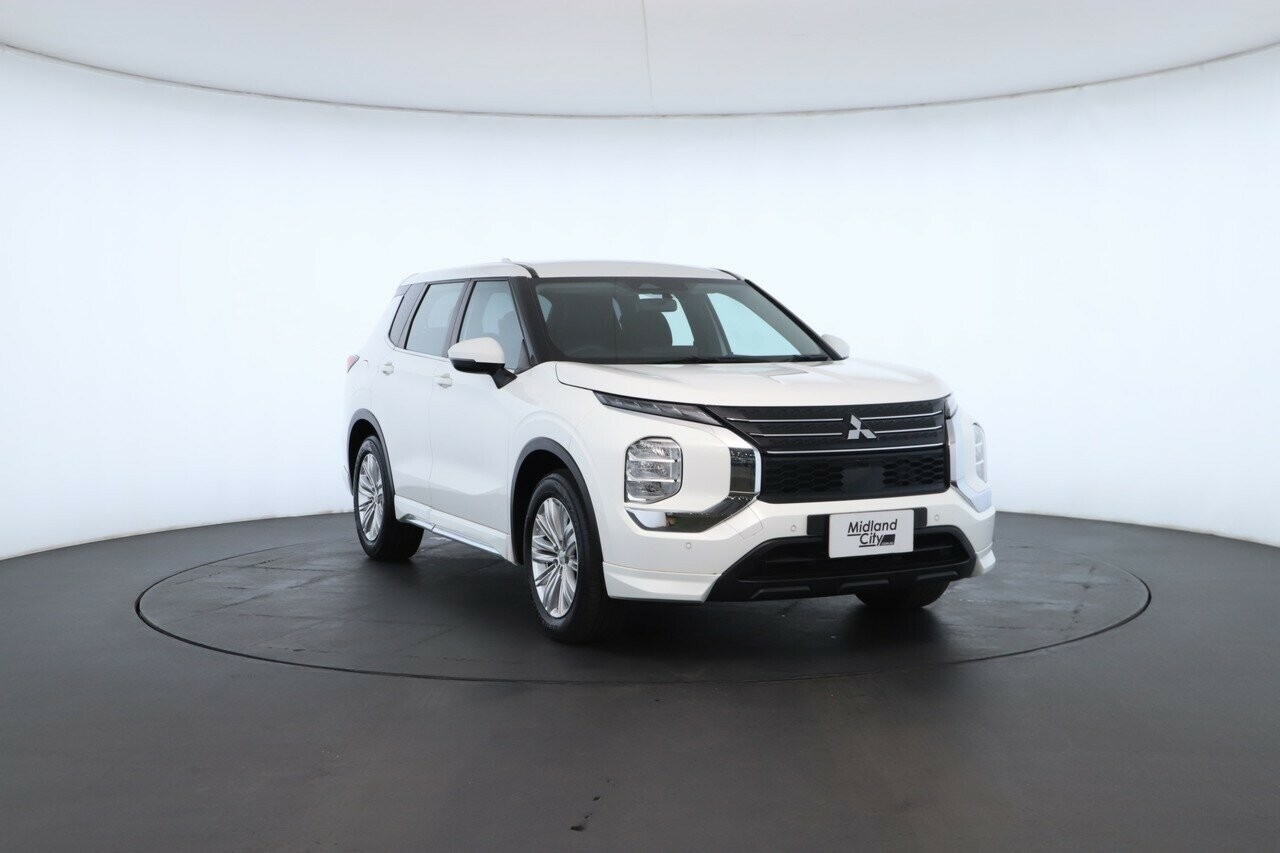 Mitsubishi Outlander image 4