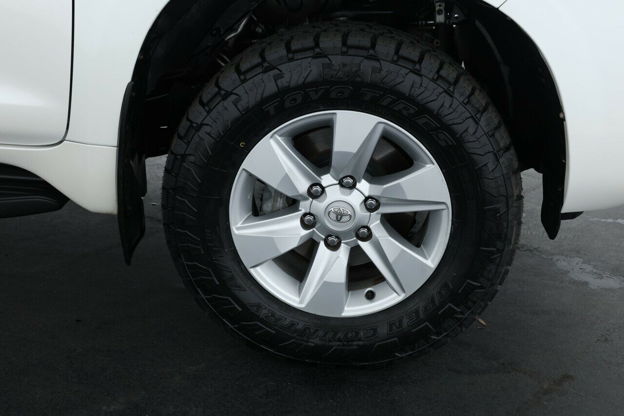 Toyota Landcruiser Prado image 4