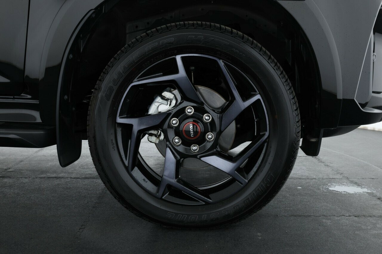 Isuzu Mu-x image 3