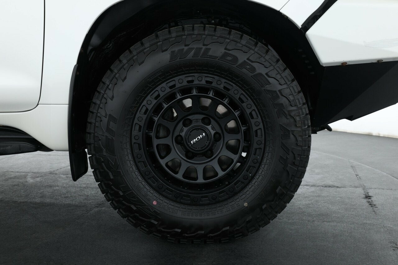 Toyota Landcruiser Prado image 3