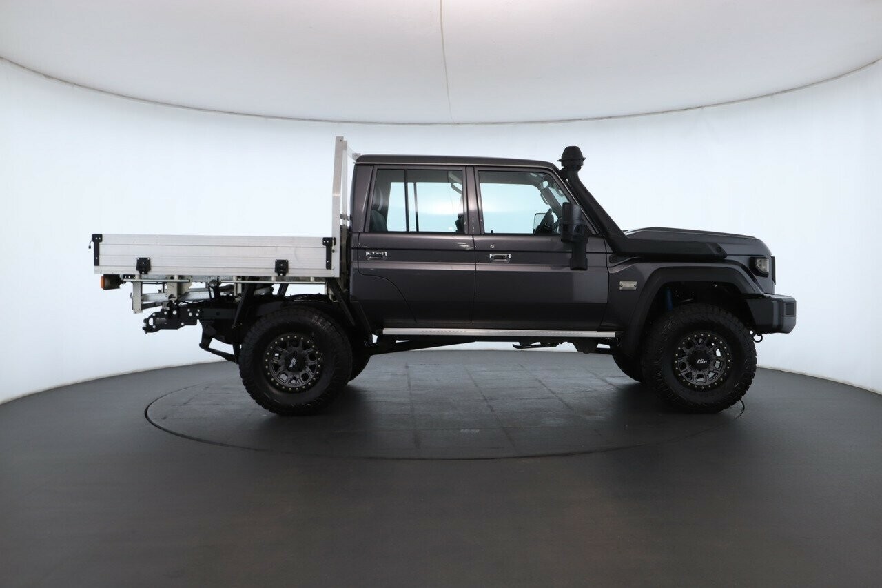 Toyota Landcruiser image 2