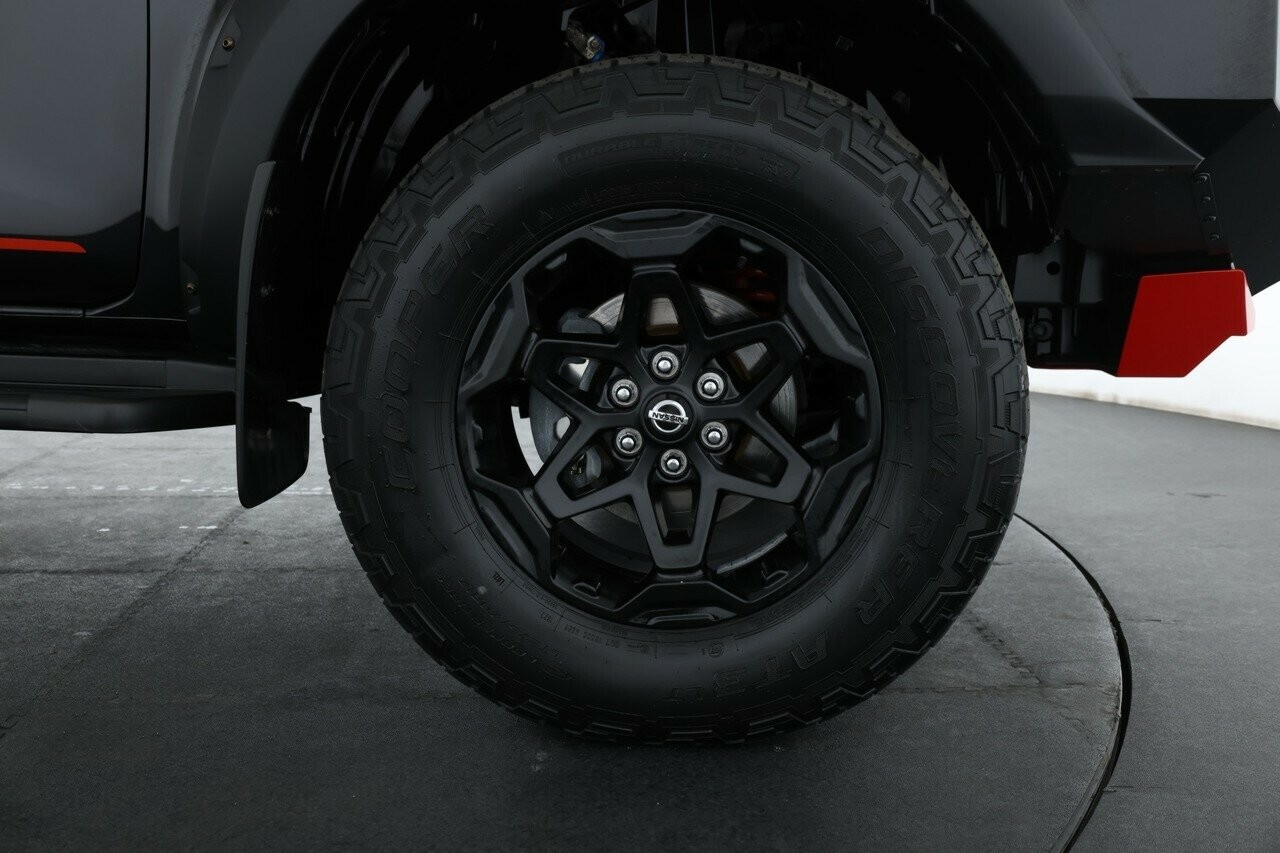 Nissan Navara image 3