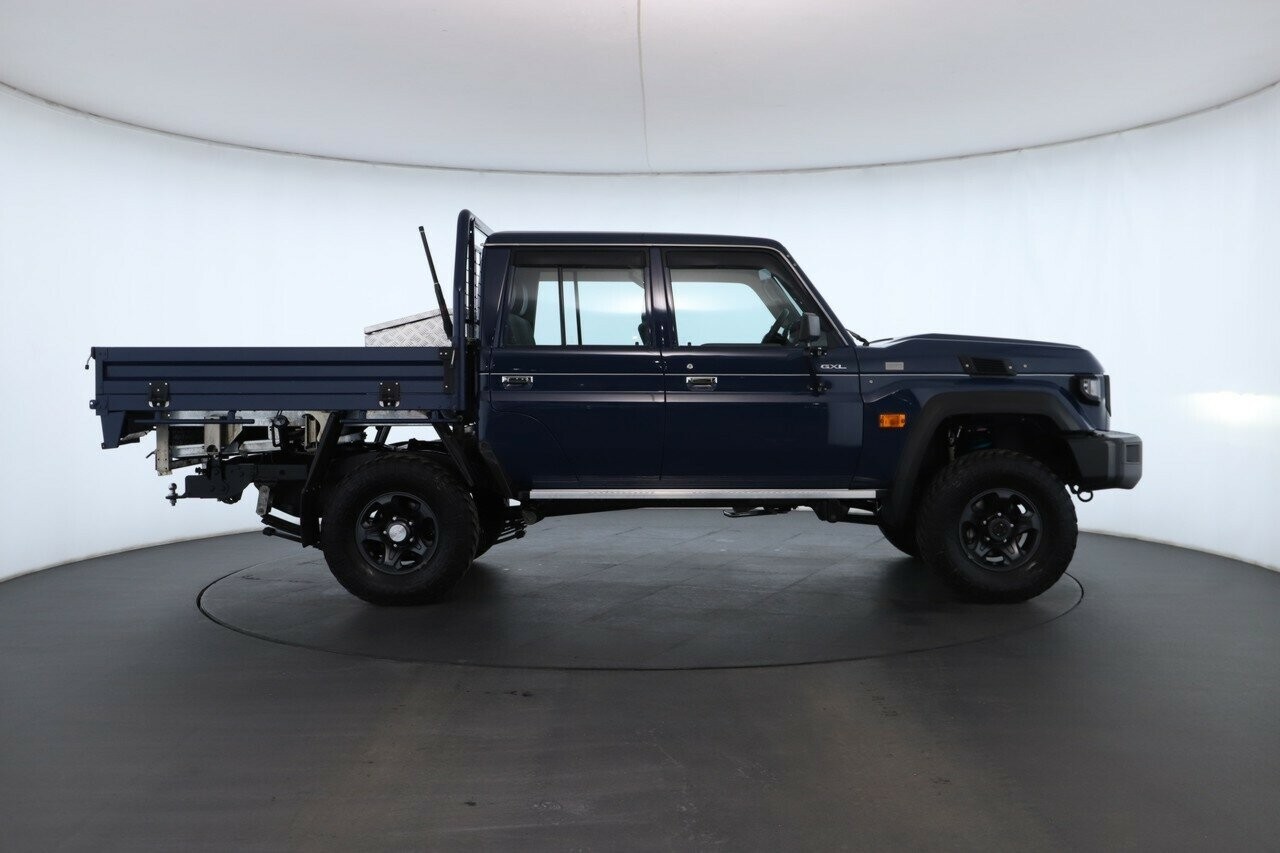 Toyota Landcruiser image 2