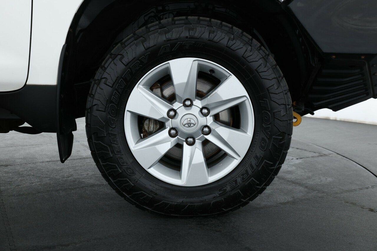 Toyota Landcruiser Prado image 3
