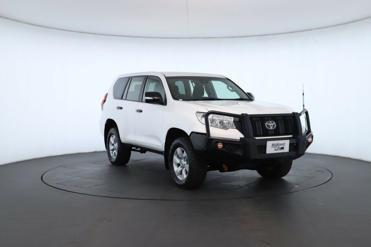 Toyota Landcruiser Prado image 4