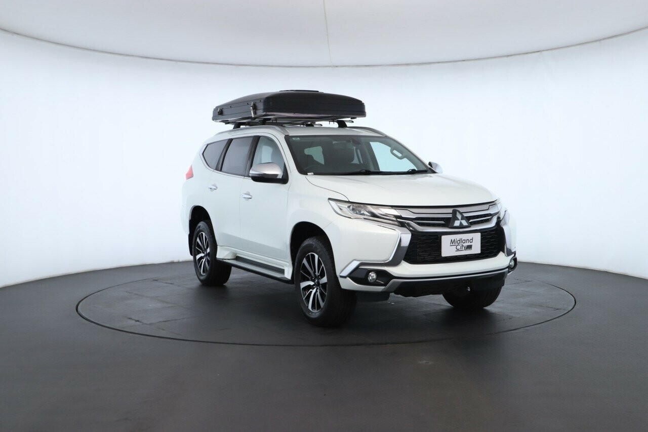 Mitsubishi Pajero Sport image 4