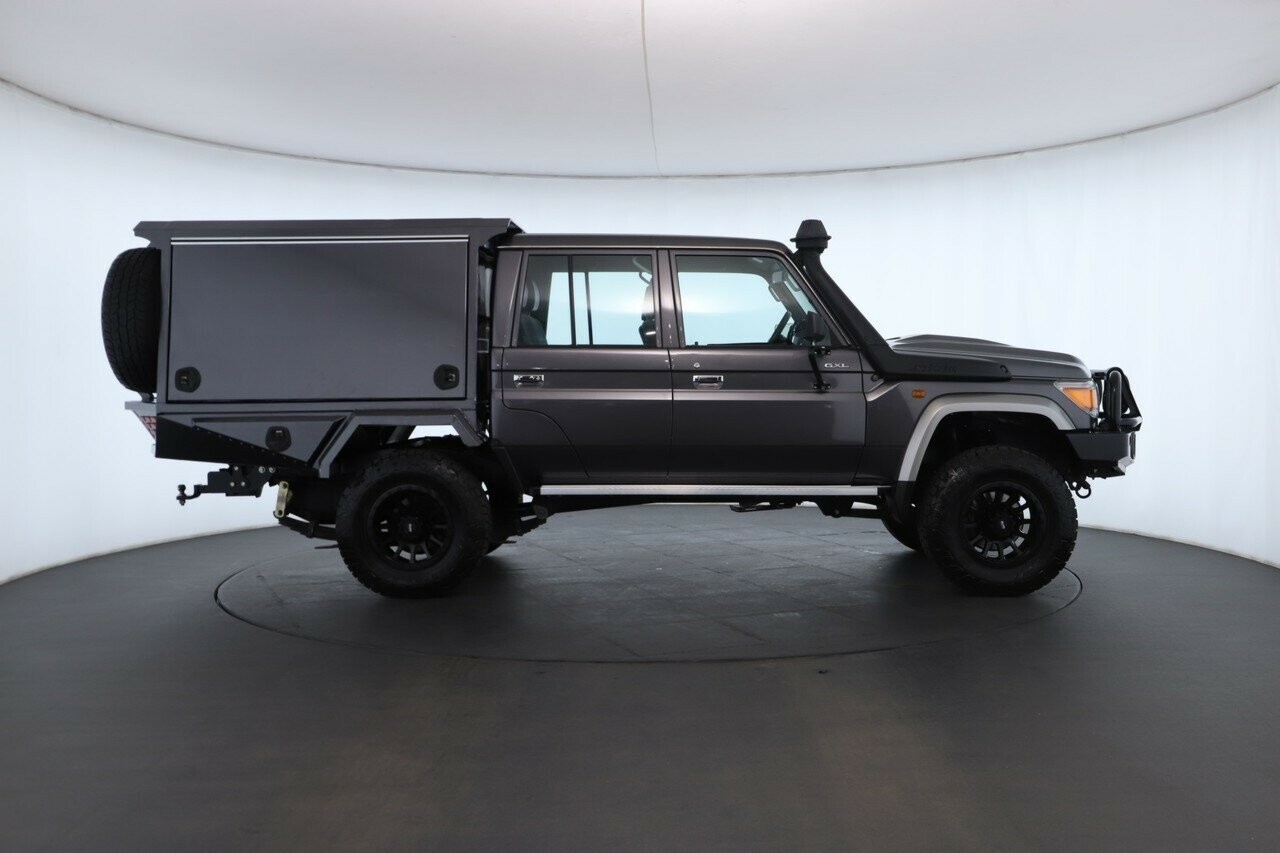 Toyota Landcruiser image 2
