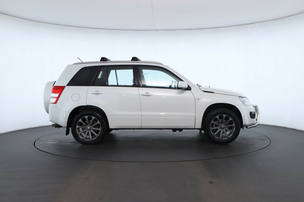 Suzuki Grand Vitara image 2